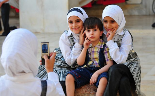 This simple app lets expats safely communicate with their family