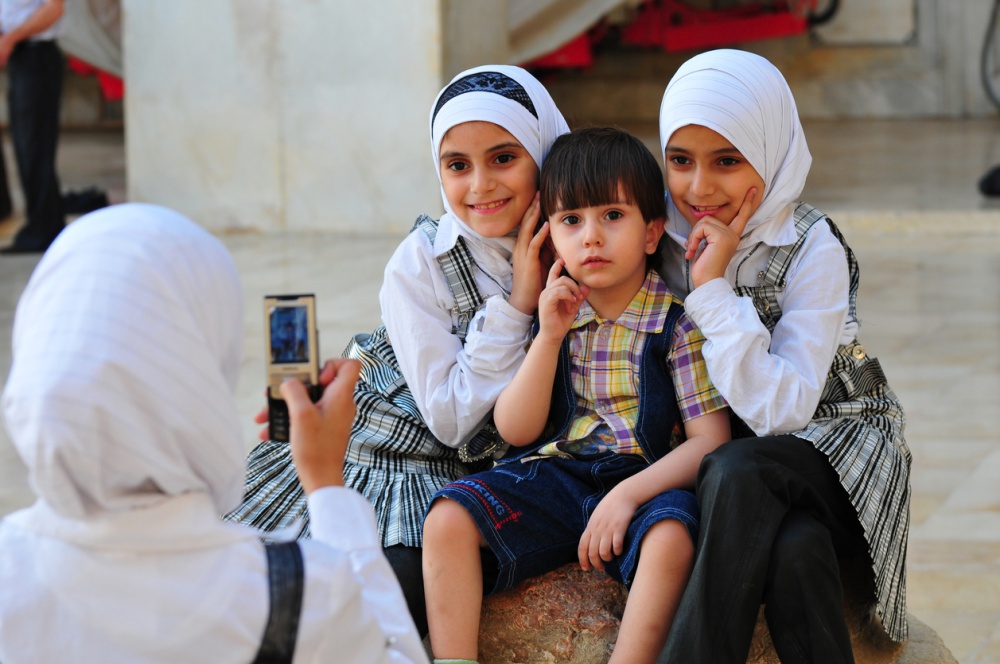 This simple app lets expats safely communicate with their family